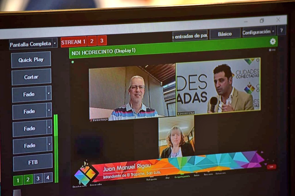TadeoGZ's tweet photo. 🤝 Compartimos experiencias de gestiones ambientales en el panel Servicios Municipales de @GC_Inteligente
Gracias a los intendentes que nos acompañan
@carlosbriner Bell Ville (Cba)
@GLanatti Totoras (Sta Fé)
@DionisioScarpin Avellaneda (Sta Fé)
@jmrigau El Trapiche (S. Luis) https://t.co/4kQroLLTh2