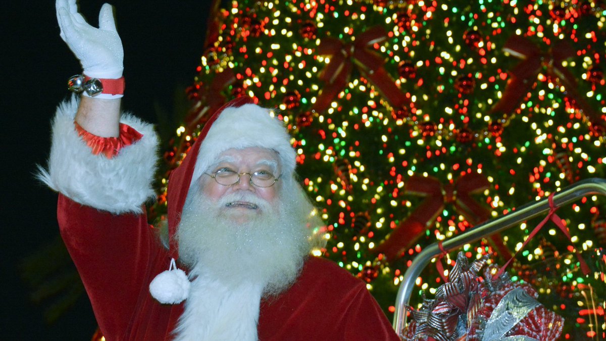 destincommons's tweet photo. The time has come! ๐ ๐ ๐ Festivities begin at 6pm TONIGHT! Welcome Santa back to #DestinCommons and watch our tree light up.
It's going to be a fun-filled night with a parade, face-painting, photos with Rudolph & Frosty, and the grand finale fireworks show! ๐ ๐ ๐ https://t.co/atwOByFSc7