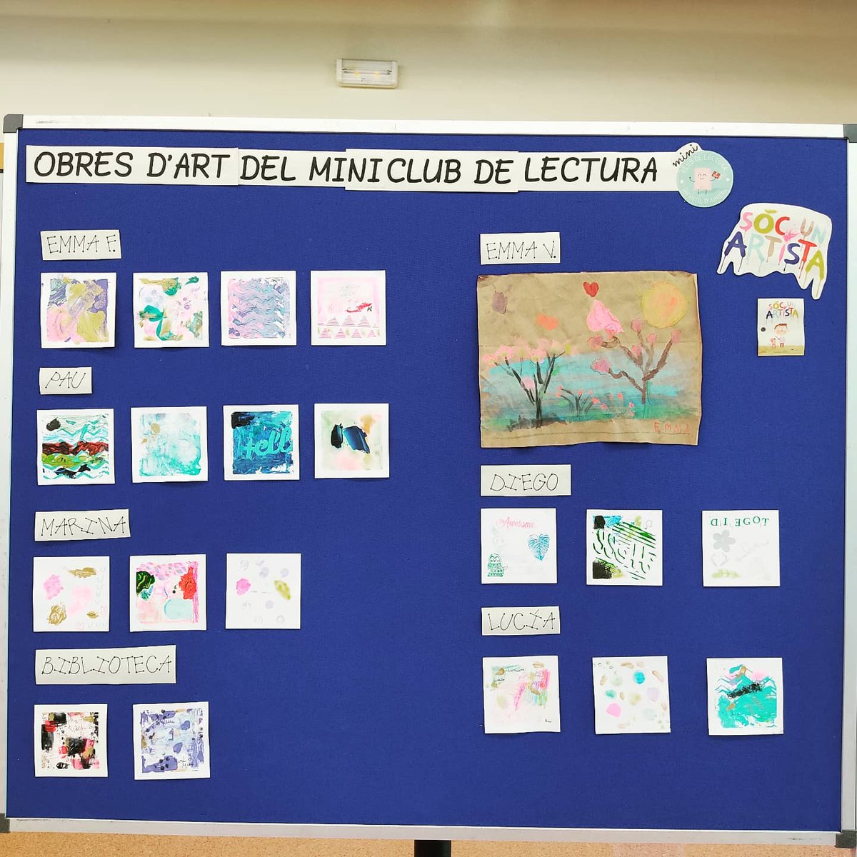 bibabrera's tweet photo. Ja podeu veure exposades les obres d'art dels nens i nenes del Mini Club de Lectura! 🥰🎨🖌️🖍️✏️

#Abrera #Biblioteca #quèfemalesbiblios #Bibliotequesxbm #BibliosBLLN #llegir #llibres #books #LIJ #socunartista #martaaltes https://t.co/N9J43MaN8N