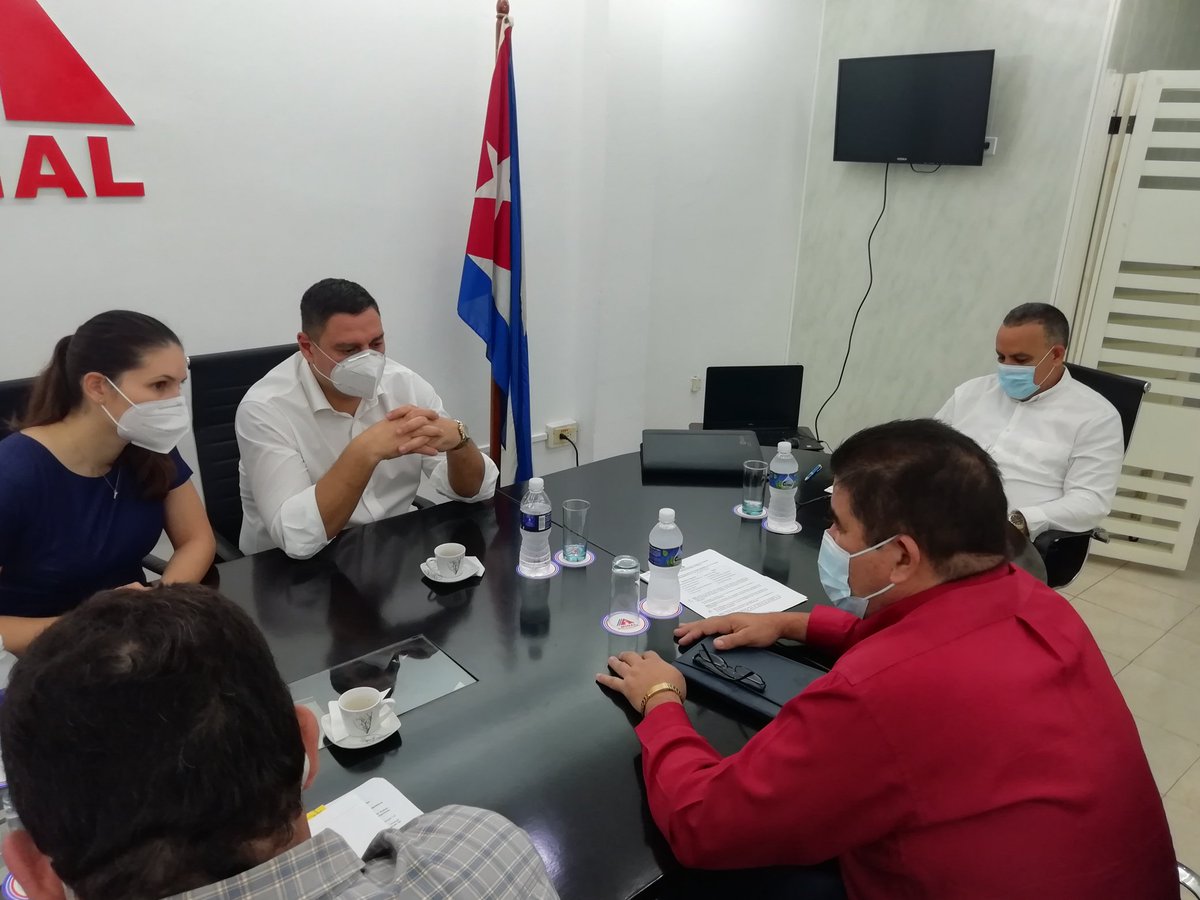 JESSGME23604727's tweet photo. Efectúa Ministro de la Industria Alimentaria Manuel S. Sobrino Martínez, encuentro de trabajo con los socios extranjeros Proxenta y cubano Coralsa, de la Empresa Mixta Proxcor      S. A. https://t.co/Jsfdfbn5jb