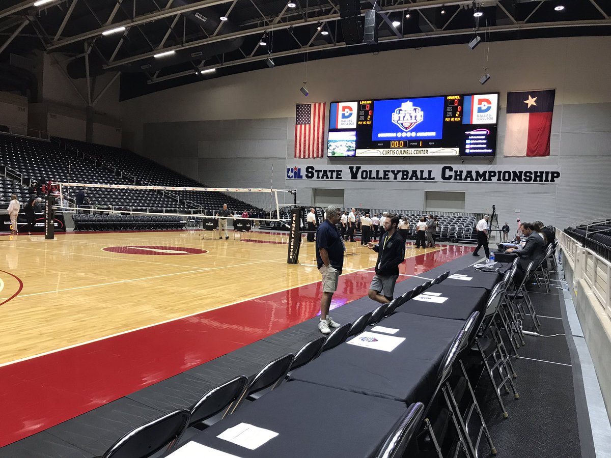 KMACChuck's tweet photo. Back to my second home @uiltexas #StateVB tournament! @leopardvb v @ManvelVBall coming up at 11. #LetsGo! @AustinTGCA @Gosset41 @UIL_AD @coachbbelk @CoachBrewer9 @LibbyPacheco @TexasCoaches @ThomasJonesAAS @AdrenalineHtown @badenvolleyball https://t.co/WDKC0y3mdZ