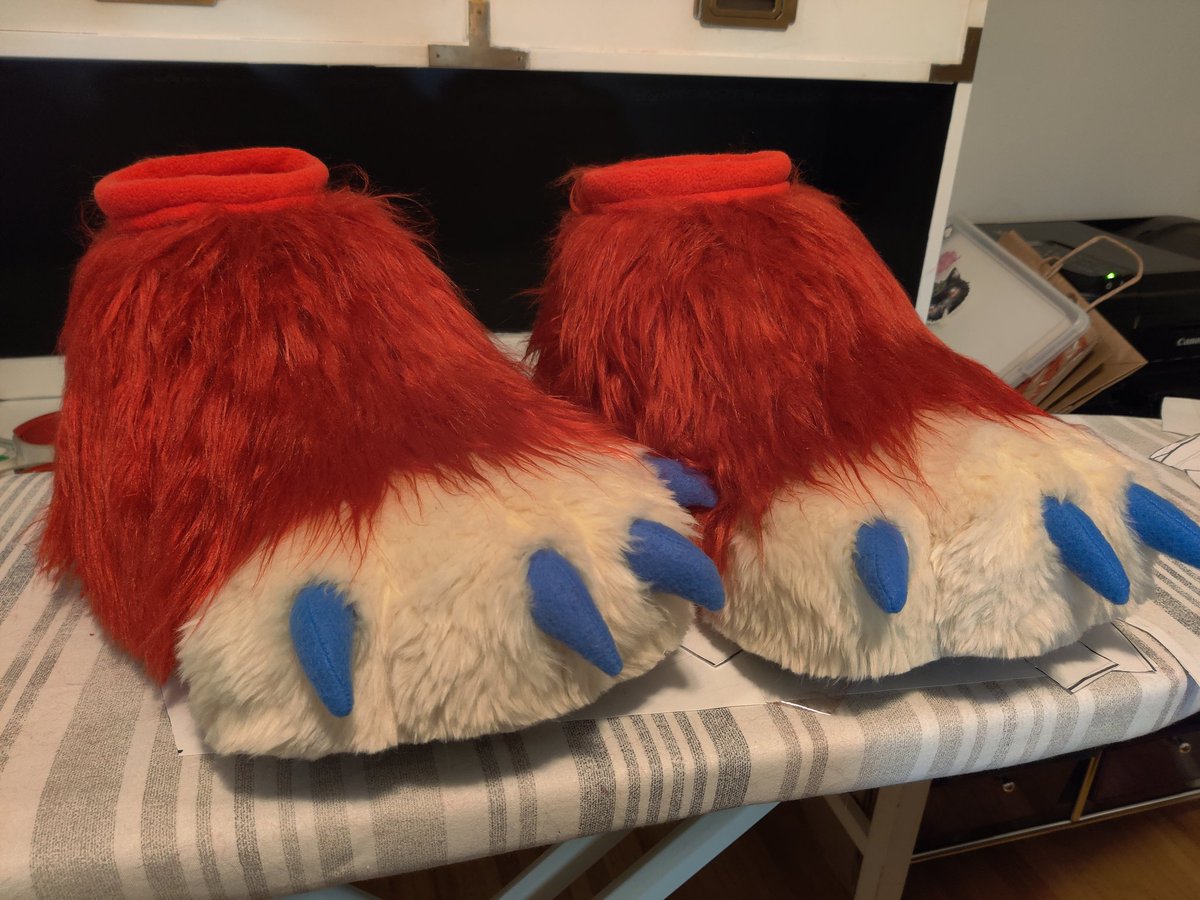 PumaProductionz's tweet image. Hot off the press! It's @KayvoClockwork 's body suit! I had a lot of fun making this suit, the clock on the back was a good challenge for me. My new and improved feetpaw pattern looks awesome and I'm excited to ship this boy out!
#fursuit #furry