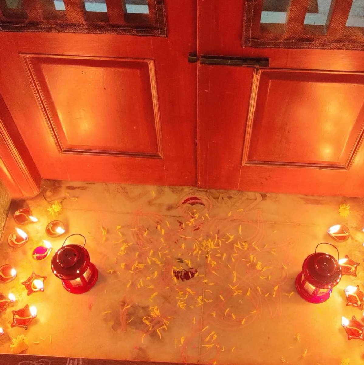 _ShriBala's tweet photo. #karthikadeepam wishes 
#mahaprasad
Nel Pori Urundai
Aval Pori Urundai
Therali Kuzhukattai 
Unni Appam
Vella Adai
Kara Adai
#annamalaiyar 
#sarvayalam
#shambomahadeva
#indiantradition
#mytradition
#mycustom
#mypridemyculture 
#shribala 
#wanderingchef
#naturallightphotography https://t.co/sSmY8xBkh3