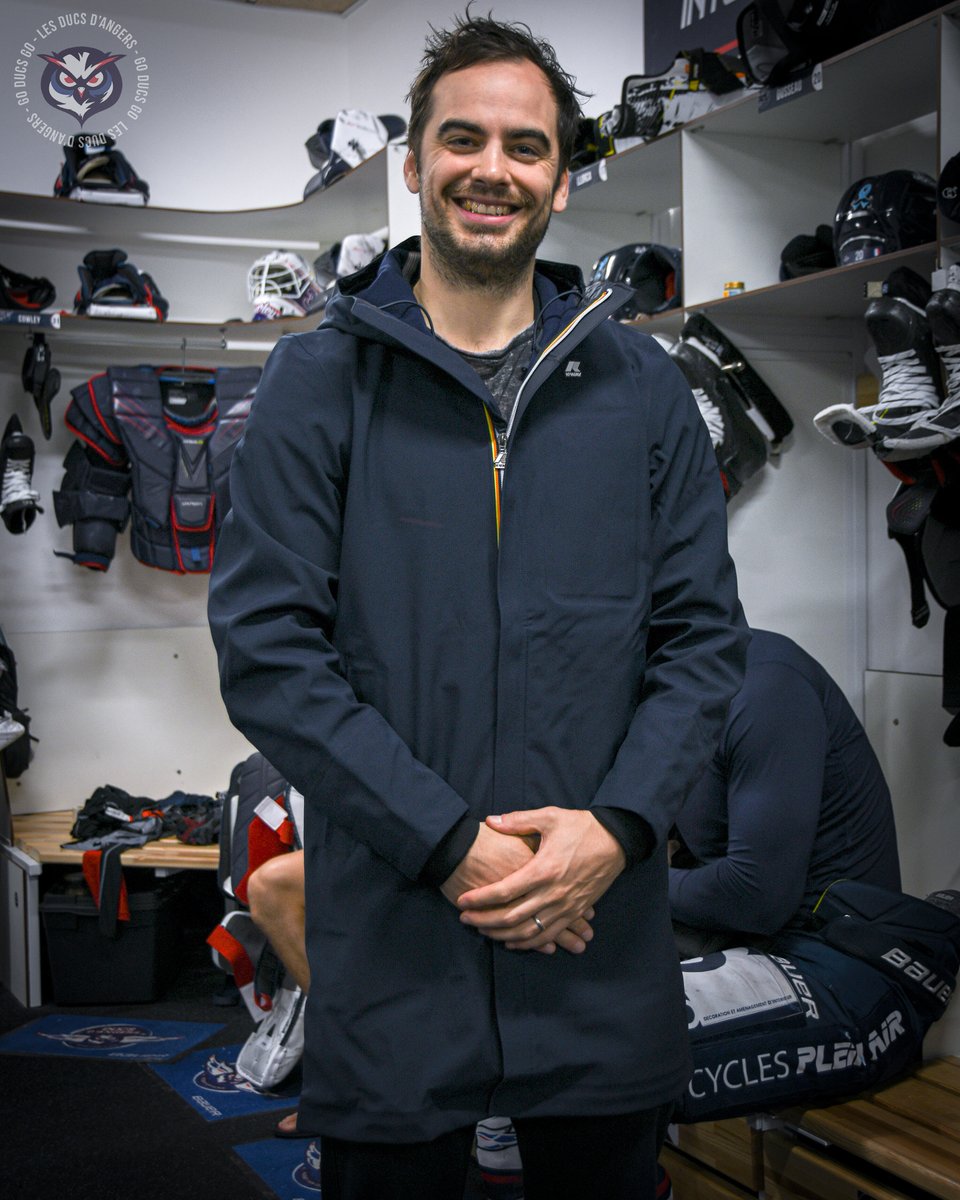 DucsdAngers's tweet photo. Nous sommes heureux de compter @kway_official parmi nos partenaires pour la saison 2021/2022, et remercions K-Way Angers pour ces magnifiques manteaux aux couleurs des @ducsdangers 🔥

#GoDucsGo | #SLMHockey | #SportAngers | #LaDalleAngevine | #VibronsDeNouveau | #Partenaire https://t.co/q6nm5UGY9F
