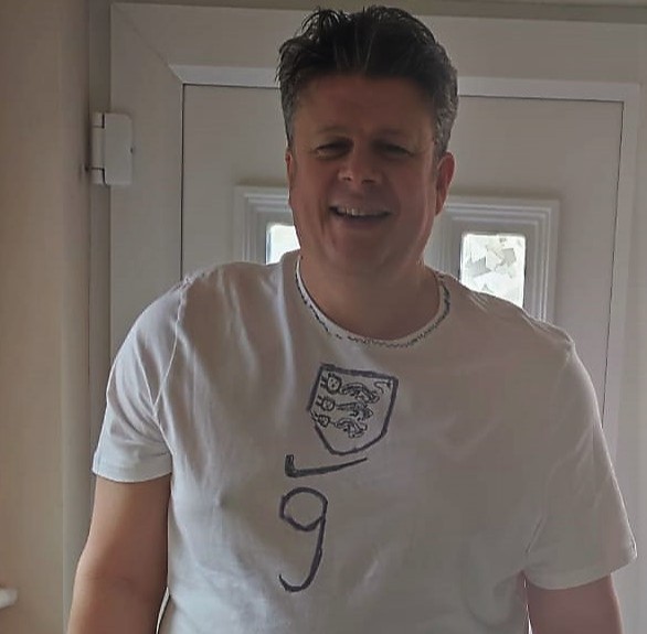 QuestSolUK's tweet photo. In support of the Bobby Moore Fund, our Head Office staff in Bradford joined the Football Shirt Friday squad to help tackle bowel cancer. 100% of the money raised will go towards funding pioneering bowel cancer research. https://t.co/kP2wxXhkvF #questisbest #footballshirtfriday https://t.co/eOLaTc84FU