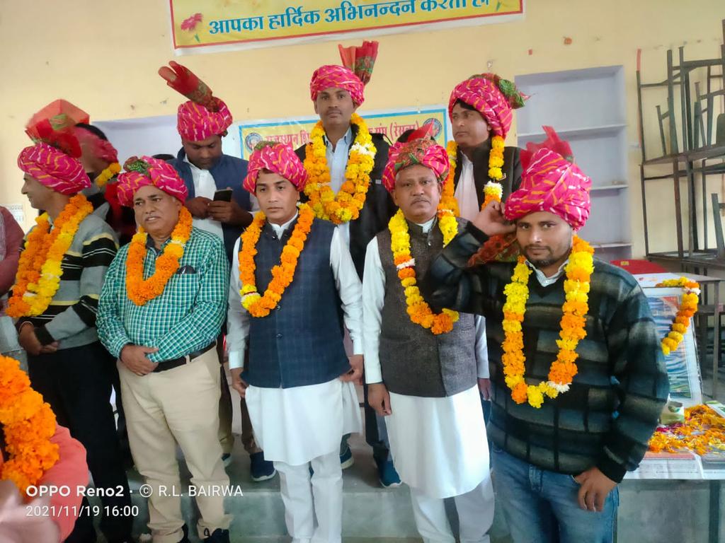 NANDARAMMEENAR1's tweet photo. रेसला की दौसा जिलाकार्यकरिणी को हार्दिक बधाई एवं शुभकामनाएं
@NANDARAMMEENAR1 
@AshokShekhpura 
@MohanSihag24 @PRESIDENTBKN2 @Bhanwar99gujar @harlal_dhaka @SumerKhatana8 @DrAshokJat @Reslarajasthan @DrPankajOswal @Reslastars001 @bhajanlalmali @ReslaKOTA @DausaResla @rs_jhajhriya https://t.co/OiZYS2gl08