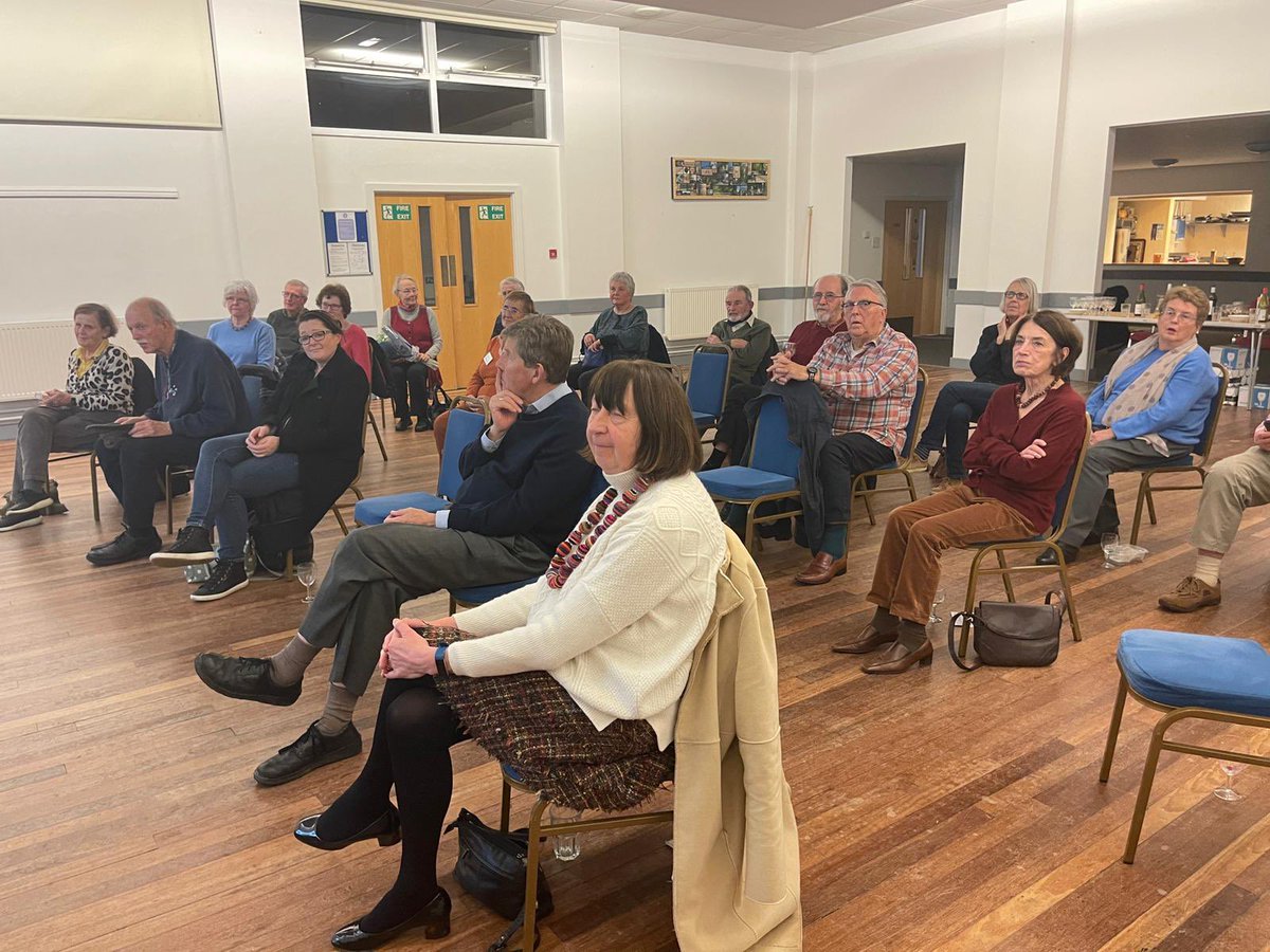 LeamingtonSoci1's tweet photo. A few pictures from last nights talk with the fantastic Alex Harvey from @rivr_uk.
Thank you so much!!
#LoveLeam #Leamington #EveningTalk #LeamingtonSociety https://t.co/sCgsQqPsdL