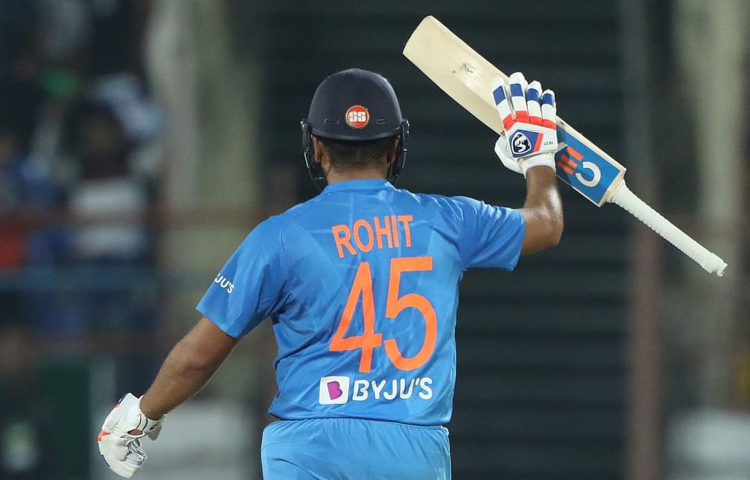 MrAbhishekRP's tweet photo. Aaj sirf 6 mein batein hongi😉😍
#RohitSharma #INDvNZ #pullshots https://t.co/uvzp47eHNp