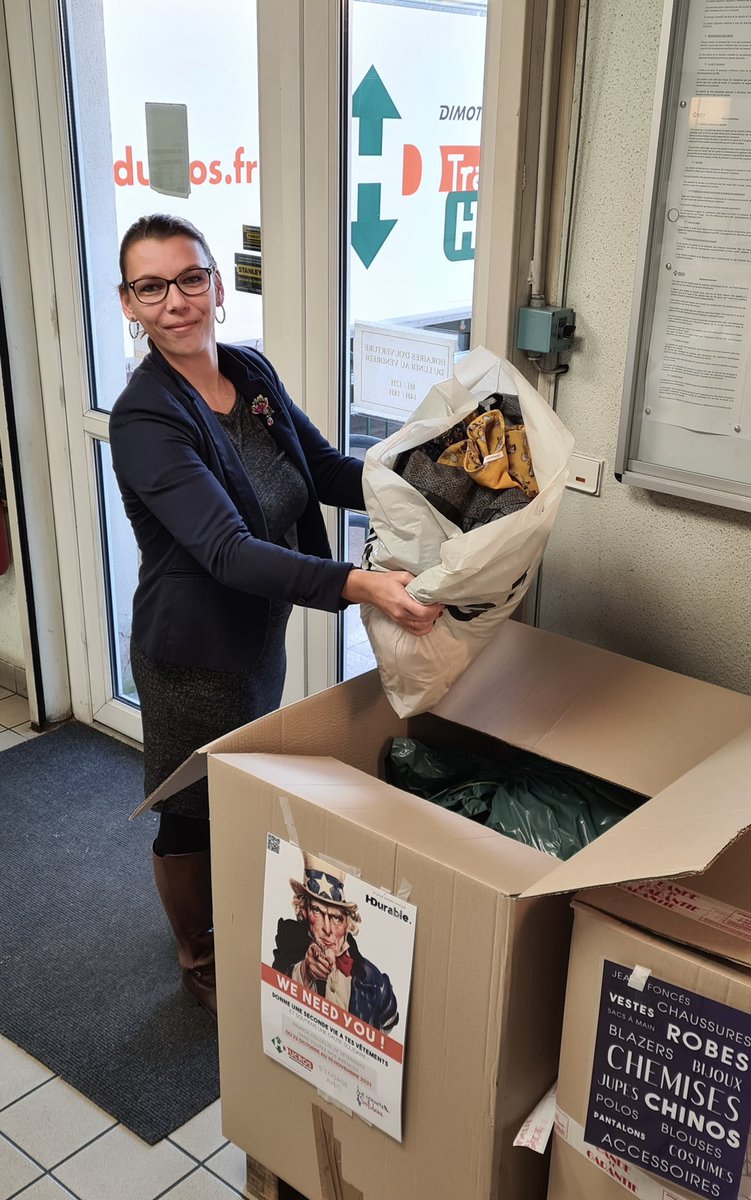 h_ducros's tweet photo. Clap’ de fin de notre première collaboration solidaire ! 🎬

Nos équipes ont fait don de leurs vêtements à la @LaCravateSolidR , une association qui accompagne et favorise l’accès à l’emploi des personnes dans le besoin 💪🏼 

536 kilos de vêtements collectés ! 🤩 

Bravo à tous 👏🏼 https://t.co/pBZHN4VXEb