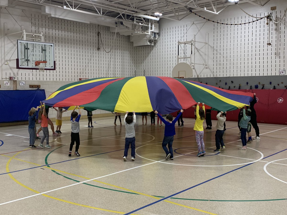 CarneysKinders's tweet photo. PE, Library, Music, and Art - special areas are a work of heart ♥️ glad we have the best of the best! @PetePholden @celenza_bev @MusicallyLisa @missyfanshaw @RodgersForgeES #bcpsAEW #rfesAEW https://t.co/JYv6mhGtda