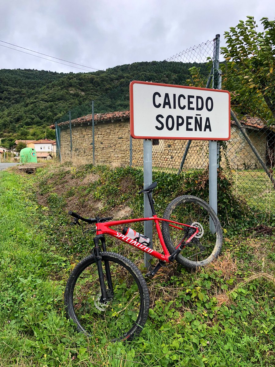 radio_vitoria's tweet photo. A las 19H en #Herrian @AcoaAke nos ponemos en ruta por #Zigoitia con @arabaherriz 🚵‍♂️ @damoto 🌬️ @ijretana 

La semana pasada 🚴‍♂️ #AHHTuio por #ErriberaGoitia #ErriberaBeitia @Aytoirunadeoca 

@AnanakoKuadrila @ananaturismo 

🎙️ #Herrian @AcoaAke 

https://t.co/Gin4q2eOm2 https://t.co/Klb6D4H8cj