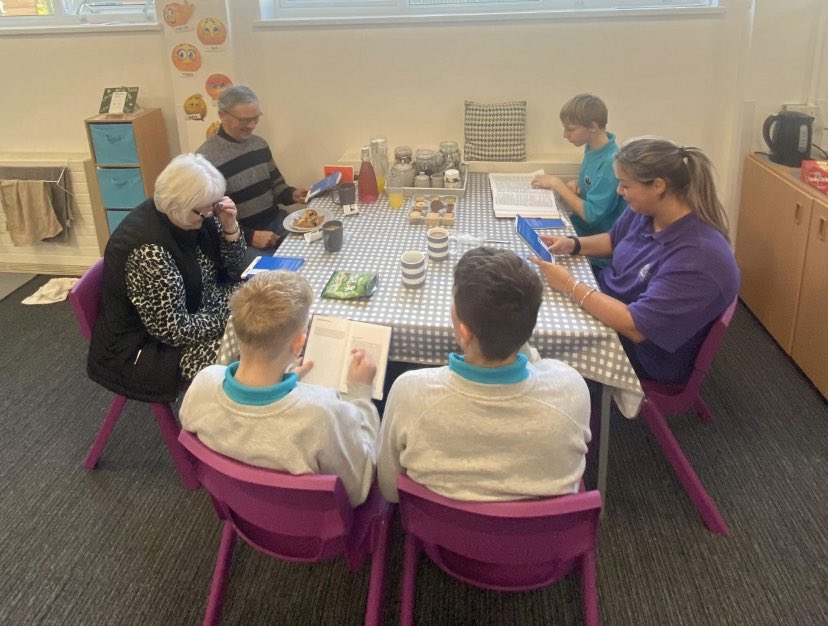 PhoenixHousePRU's tweet photo. #ReciprocalReading in KS3 this week! Well done to all pupils who took part- our visitors enjoyed the session! #ThisisAP 📚 https://t.co/DTfVoERoBv