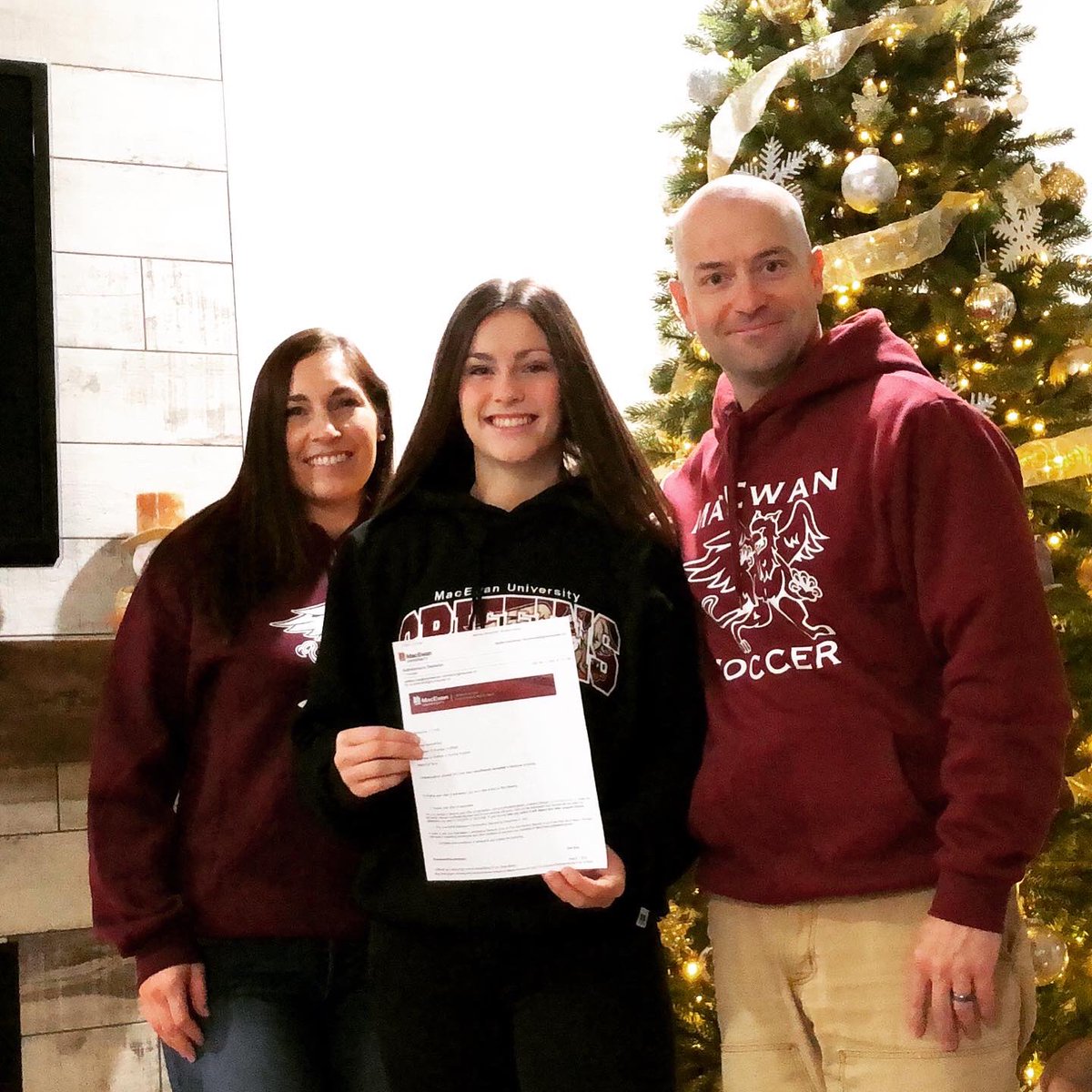 JayceeKrush's tweet photo. Proud Day Today! I was accepted to @MacEwanU into the Nursing Program. I will also be joining the @GriffinsSoccer program to compete in @USPORTS_Soccer 
#GoGriffs #FutureGriff #ChampionshipMentality #SkREX https://t.co/a7T6kfazeC