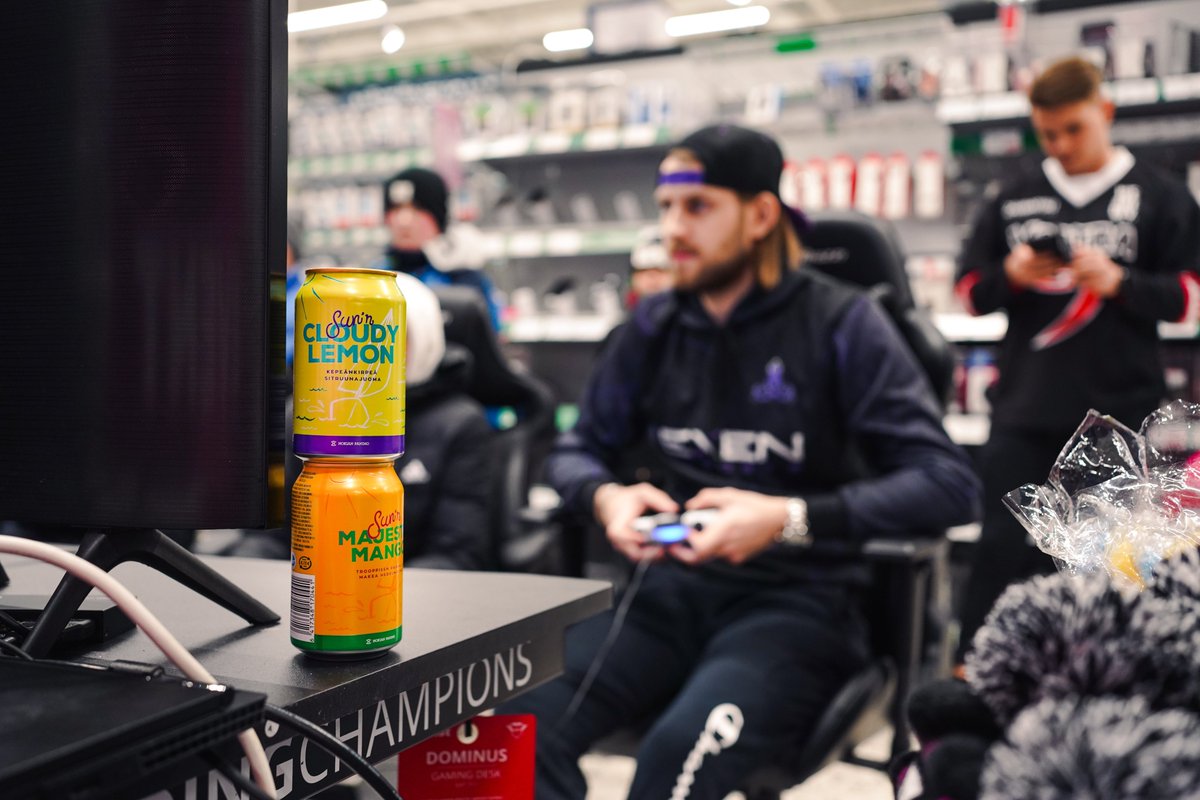 ExenEsports's tweet photo. Ensimmäinen Prisma gaming tapahtuma on käynnissä hyvää tahtia ja @ArtuzioFIN haastajia riittää hikeen asti.
Jatketaan klo 22 asti täällä Palokan prismassa!😎
Psst, vielä kerkee haastaamaan artuzion😉
#prismagaming #keskimaa #goEXEN #palokka https://t.co/7uUzx6cA0y