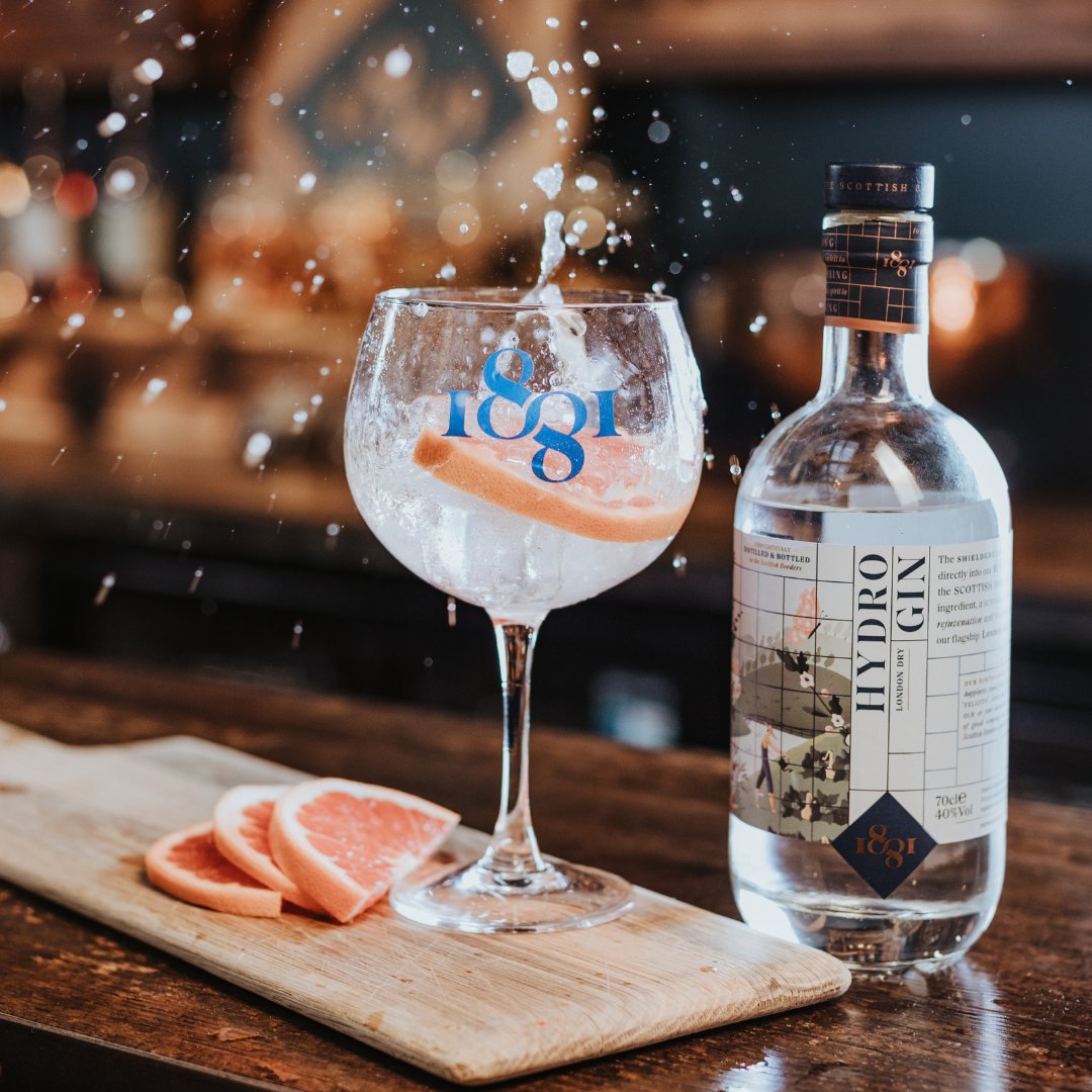 1881Distillery's tweet photo. It’s Friday! Time for an 1881 gin 🎉 
Our 1881 Hydro Gin, is perfect simply garnished with a thick wedge of grapefruit, this fine serve cuts through the intensity of those festive treats, with a long, smooth citrus finish. 
Enjoy! https://t.co/jbTVbDRKDv
