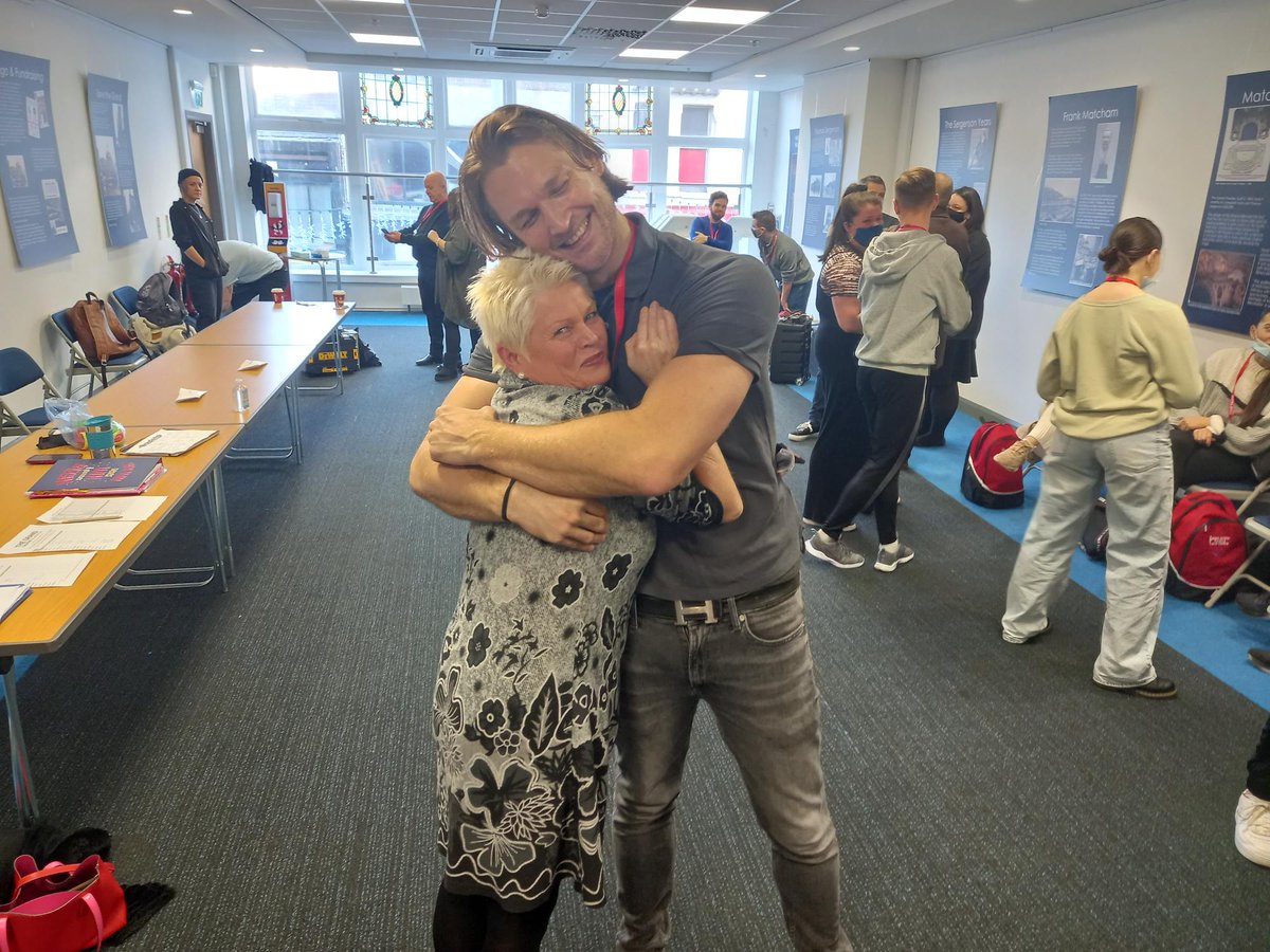 IT'S THE FIRST DAY OF REHEARSALS!
The cast of this year's panto, #SnowWhite have arrived and we're giving you a behind the scenes look! Have you got your tickets for Snow White yet?🍎 

bit.ly/32eMwHc
 
#Pantomime #Christmas #SnowWhite <a href="/UKP_Ltd/">UK Productions Ltd</a>