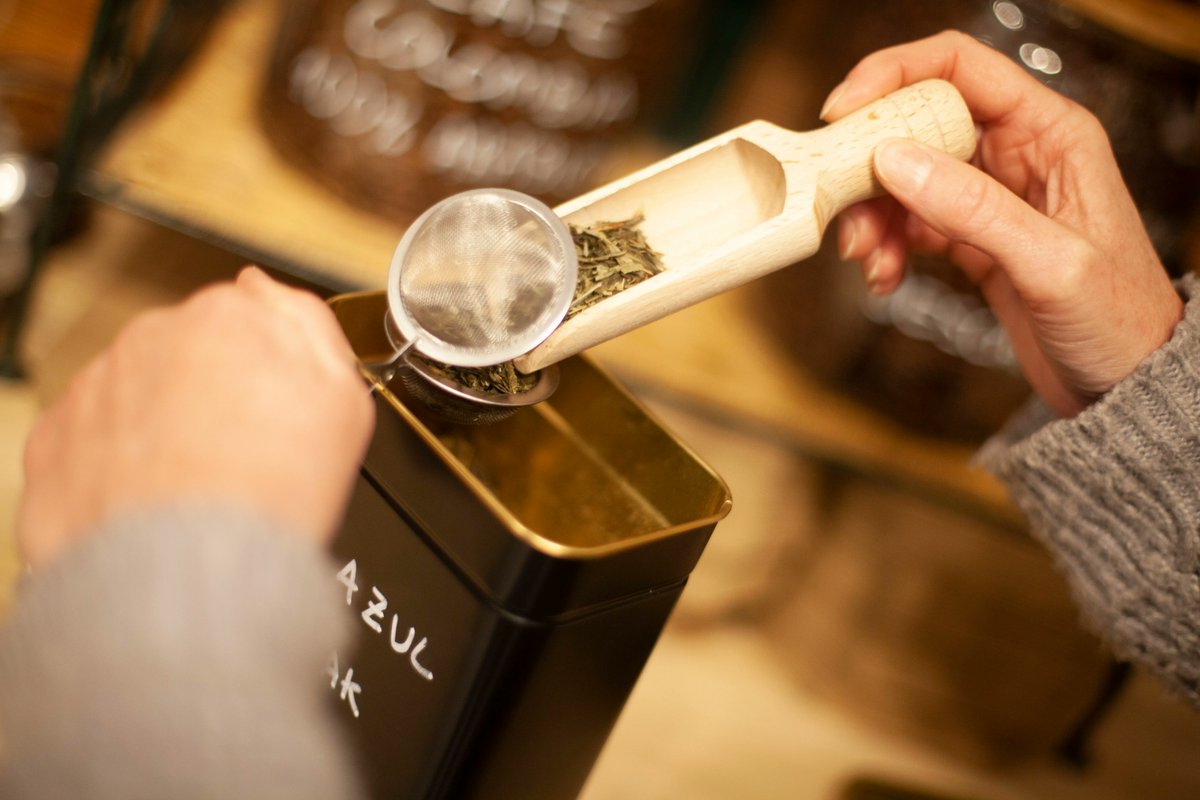 GranelVilla's tweet photo. ¿Has probado nuestra variedad de #teazul? Té originario de china, denominado Formosa Oolong. Entre el té verde y el negro,  gracias a las catequinas tiene un alto poder #antioxidante, con beneficios claros para el #sistemainmune.
https://t.co/UiL70SHQfo https://t.co/bul0jGZhCl