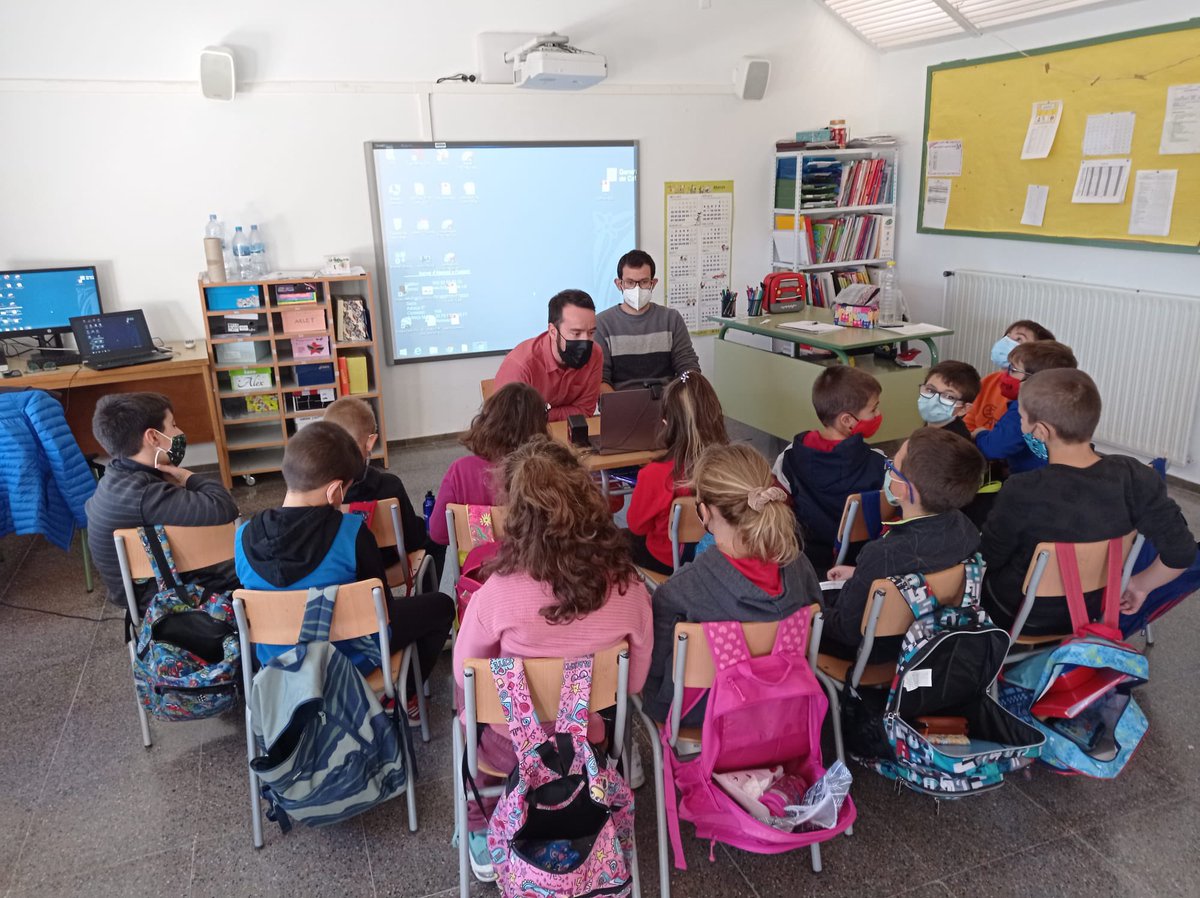 Never stopped being surprised with questions by curious young students

Chatting about what aptitudes and abilities a scientist should have for the #setmanadelaciencia in the rural school of Paüls 

Thanks for having me! @irtacat #postdocBP