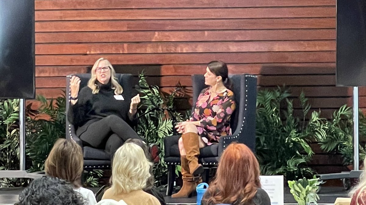 WriterFestNSH's tweet photo. .@thrillerchick talking books, writing and more at #writerfestnashville https://t.co/dubH0CO0oD