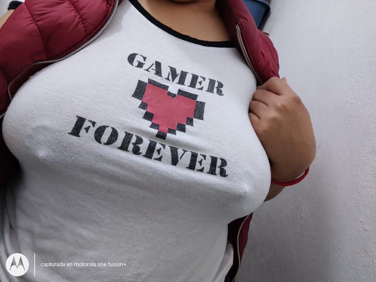 Ferdiybere's tweet photo. Que tal mi amor te gusta?? Se nota que hace frío verdad ni modos vamos a salir así haber cuantas miradas me gano 🥰🥰😍😍😘😘 me regalas RT pofis mi amor 💋💋💋 https://t.co/Hw05E0xEtg