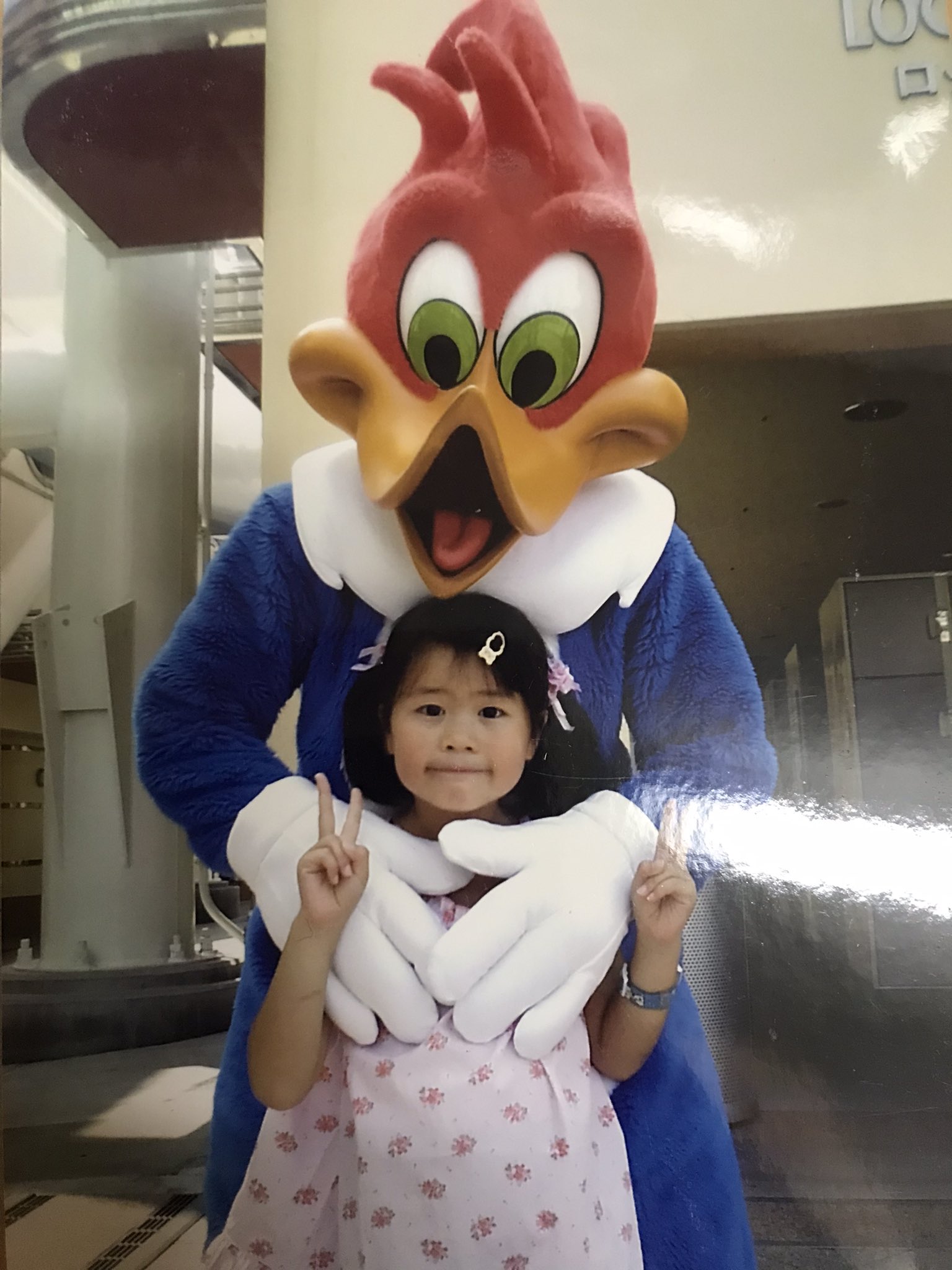 せい 初めてのグリーティングは ウッディ ウッドペッカーでした この頃は6歳ぐらいかな この頃はワンダーランドはなく 楽しみにしていたのは ウッドペッカーの アニメ セレブレーションでした 今では19歳になりました まだまだお世話になります
