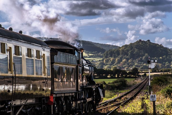 alfiow1's tweet photo. Featured Art of the Day: "Steam train to Dunster". Buy it at: https://t.co/vfrbpQFOGX https://t.co/lrPsZQwiJg