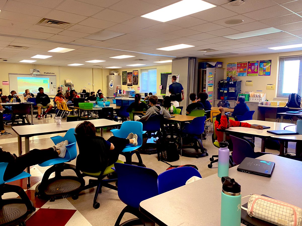 _Erika_Smith's tweet photo. Thanks to @Papajerrett for the Math Talk takeover! So insightful to hear HOW our students differ in their thinking about Math problems 🔢 #MathTalks #AMMSLions @AMMSLions @ELCatall https://t.co/Bf09Lvmec9