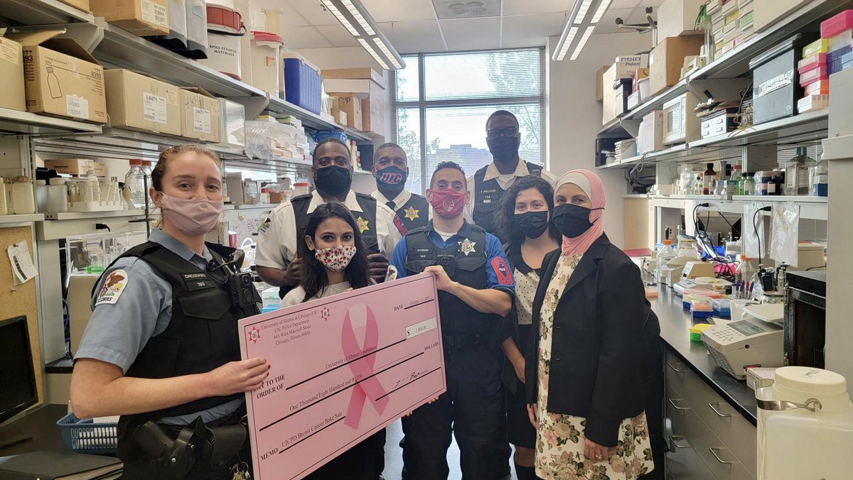 NasimaMannan's tweet photo. Thank you, UIC Police Department, for raising #CancerAwareness and funds to help fight #Cancer. We are thankful for all you do to keep the community safe and healthy. @ChicagoCAPS12 @UICancerCenter @thisisUIC https://t.co/4gGWaYGDkK