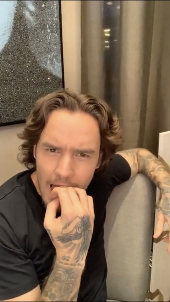 liam1_kao's tweet image. Liamが髪の長い時に
もう進んでいたのかな‥
この髪型から推測すると多分2020年の10月後半くらいかな？
#TheLPshowAct3🎃の前ぐらい？だと思うのですが💦

そして新曲はSunsetっていうタイトルで決まりなのかな？