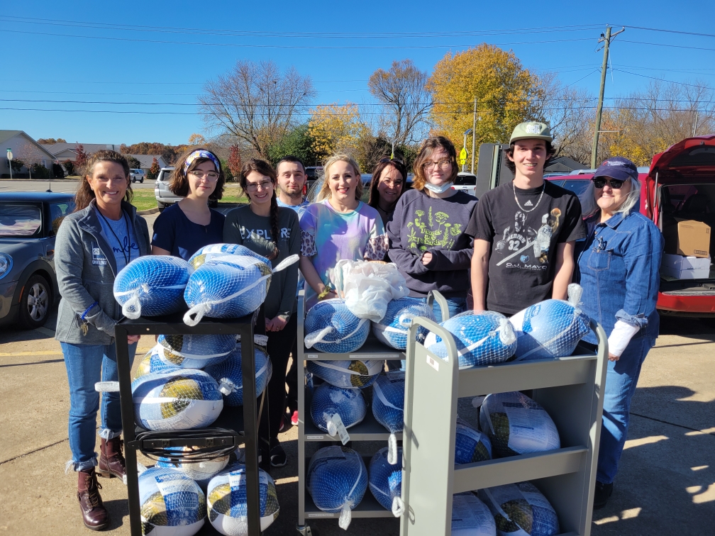 The "New Hope" student organization at ASUMH donated 25 Thanksgiving turkeys and sides to complete the holiday meal. These Thanksgiving food baskets were distributed to families who could benefit from receiving them.