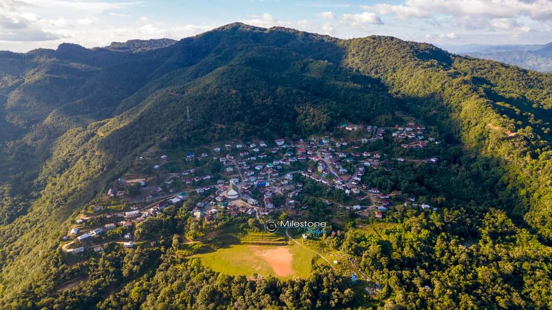 mizoraminsta's tweet photo. Zaithiam famta CFL Hmingthanga te khua - Samthang, Champhai district, Mizoram.
Pic credit π· @milestone_picture
#samthang #village #rural #nonurban #villagescape #landscape #thingthlang #thingtlangkhua #mizoram #mizoraminsta #northeastIndia #travel #season #rurallife #villagelife https://t.co/hhHtxK7xTF