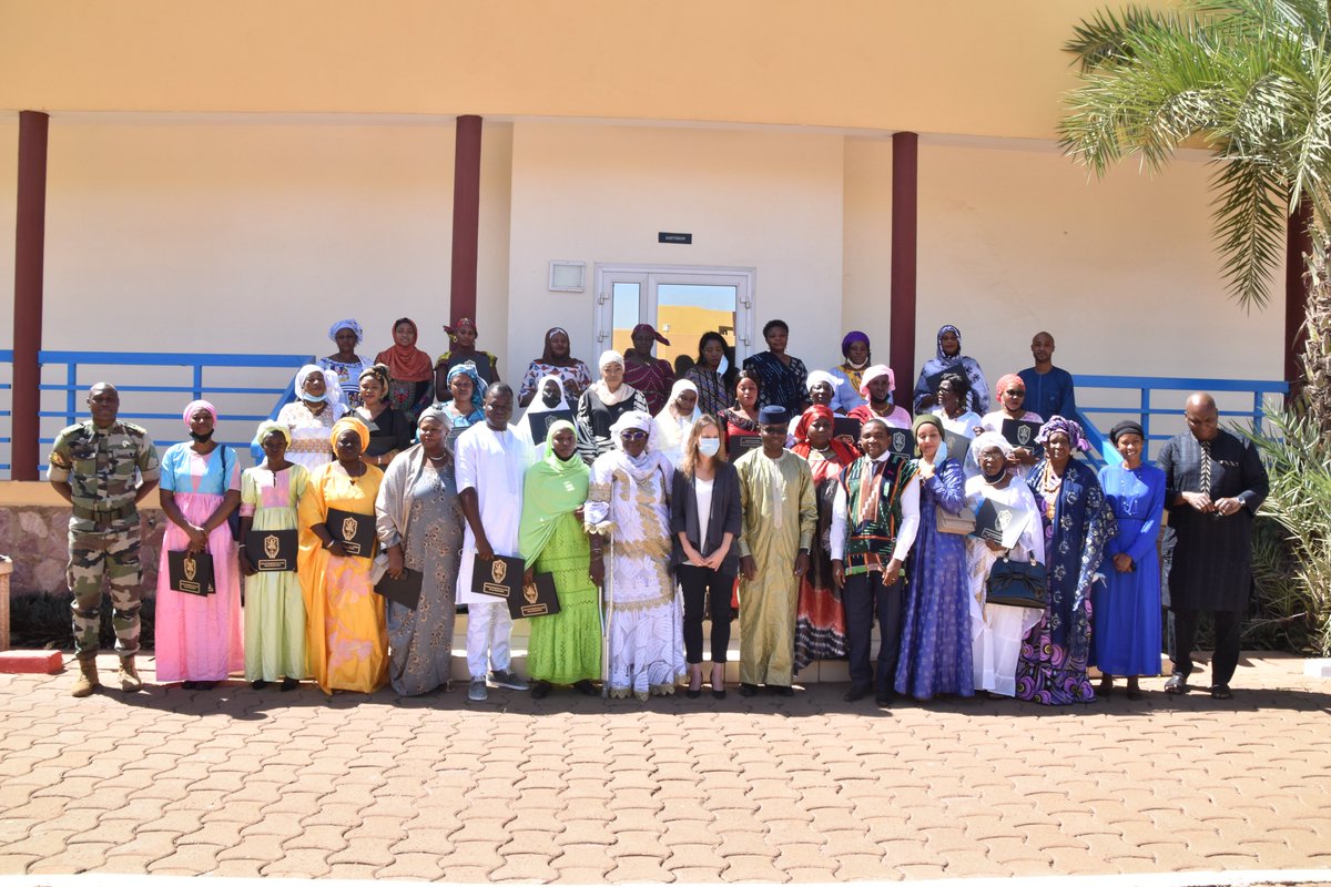EMP_Bamako's tweet photo. Formation des formatrices en Médiation Communautaire (ToT) financé par @ONUFemmes &amp; #AustrianDevelopmentAgency (ADA) et participation de Mme @KarinGrimm15 

@DG_EMPABB @GouvMali @SecuriteML @ecowas_cedeao @MaliMaeci @_AfricanUnion @UN @UN_MINUSMA @UEauMali https://t.co/8RxpPsuipx