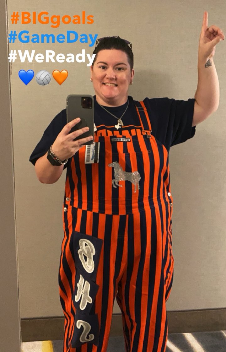 KyleShroyer12's tweet image. Let’s GOOOOOOO!!! Game day for our @BrandeisVB08 girls!! Let’s get that WIN!! #WINSTATE #BIGgoals #NotDone #112021 #BrandeisProud #FearTheOveralls