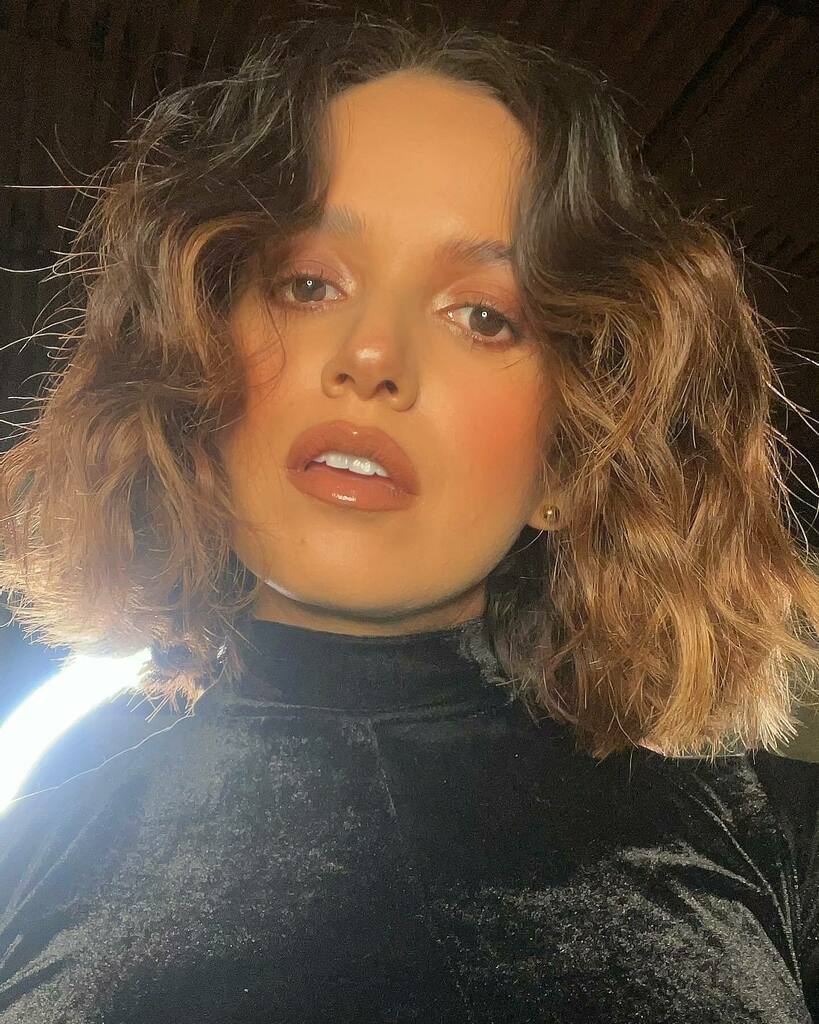 Lluvia 🌧🌧🌧 ¡NUEVA CANCIÓN! Con <a href="/sunsplashmusic/">Sunsplash</a> 🔥 que rolón nos hemos armado!!!!! 🥵 me gusta demasiado!!! 🤯 Vayan a oírla, está en todos lados! Link en mi bio 👆🏼
.
Gracias a mi Sammy <a href="/realbojo/">Boris de P. Johnson</a> por siempre meterle su magia a todo 🌟 y al mix brutal … instagr.am/p/CWduMfKL3M-/