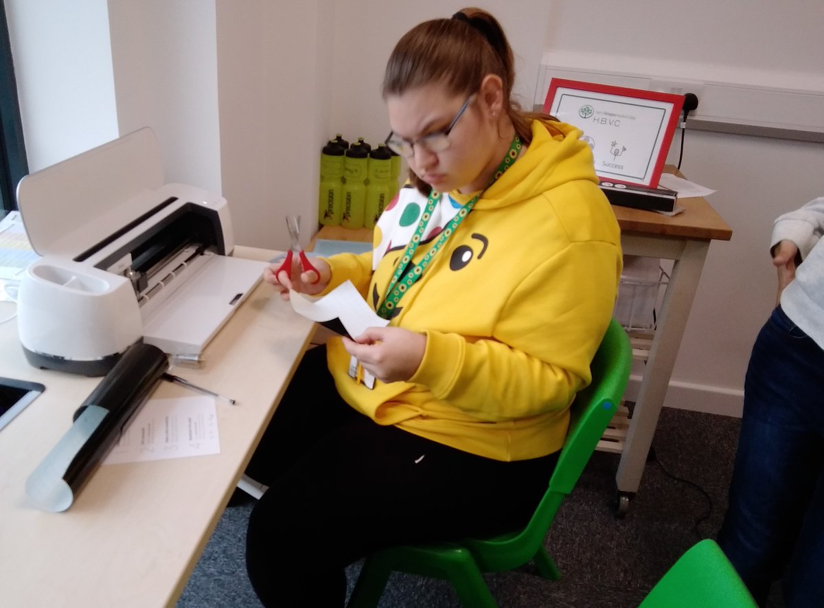 HBVCollege's tweet photo. The HBVC employment team's students have started their  enterprise project! 🤩

The most popular items have been personalised mugs and Christmas tree decorations.

So far they have discussed what we will be doing, health and safety, job roles and market research. 👏

#hbvc https://t.co/FibTwB7K2B