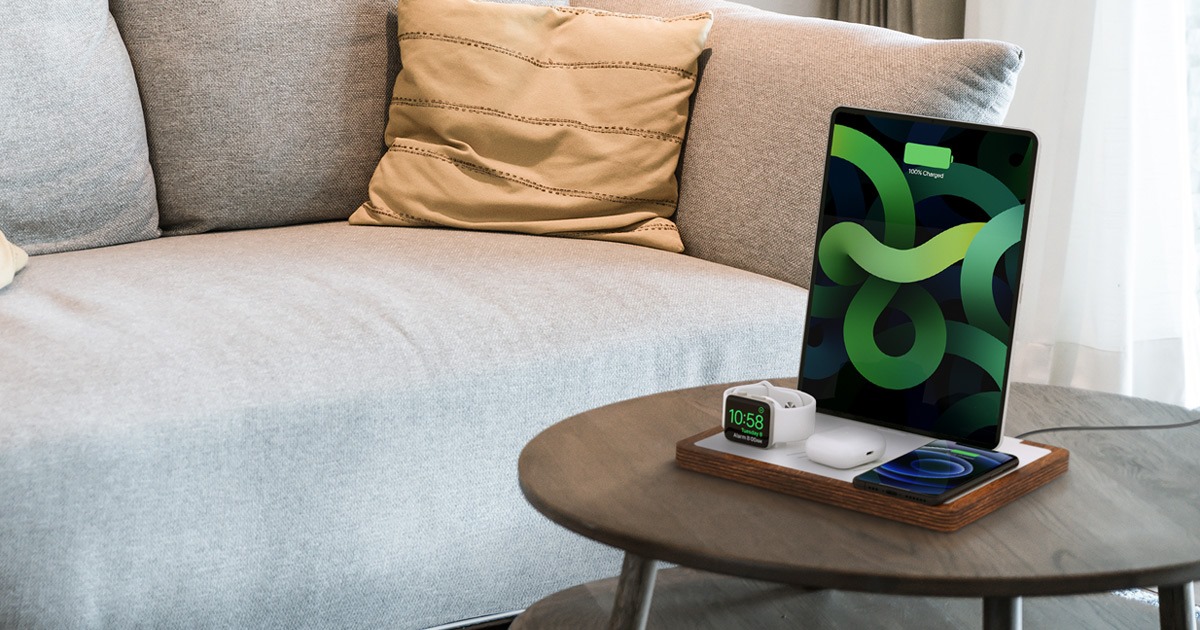 NytStnd's tweet image. Friday or FriYay!? 
Enjoy your upcoming weekend while NYTSTND will keep ALL YOUR DEVICES charged! 

#wirelesscharging #chargingset #Apple #iPhone #iPad #airpods #AppleWatch #Magsafe #gadgets #technology #design