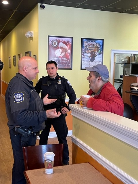 WaterburyPD's tweet photo. We enjoyed great coffee and conversation with the community this morning during our "Coffee with a Cop" event at Cheshire Coffee, Waterbury. #CoffeeWithACop #cheshirecoffee #wtbypd #waterburyct #CommunityPolicing #mountedpolice #WPDCARES https://t.co/Hej5VK0Qx6