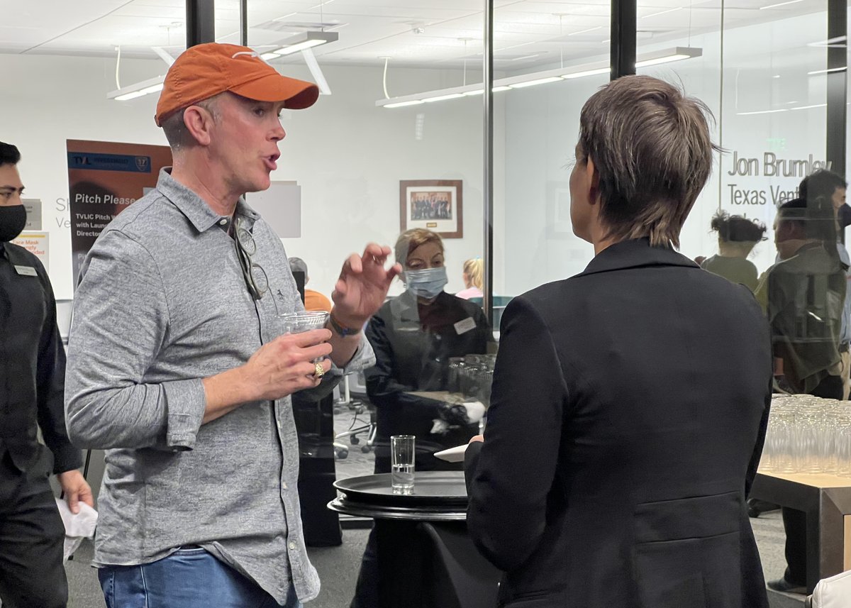 Last night we gathered to discuss a unique group of people in the @utaustintx and #Austin community: Veteran Founders.

Thank you to @josephkopser, <a href="/shaydidejesus/">Shaydi DeJesus⚡🇵🇷🇺🇲 (📜,👊🏽, 🤘🏼)</a> , <a href="/brndnhuntr/">Brandon Hunter</a>, and <a href="/AlertingMainSt/">Joshua</a> for sharing truths, dispelling myths, and opening our eyes.