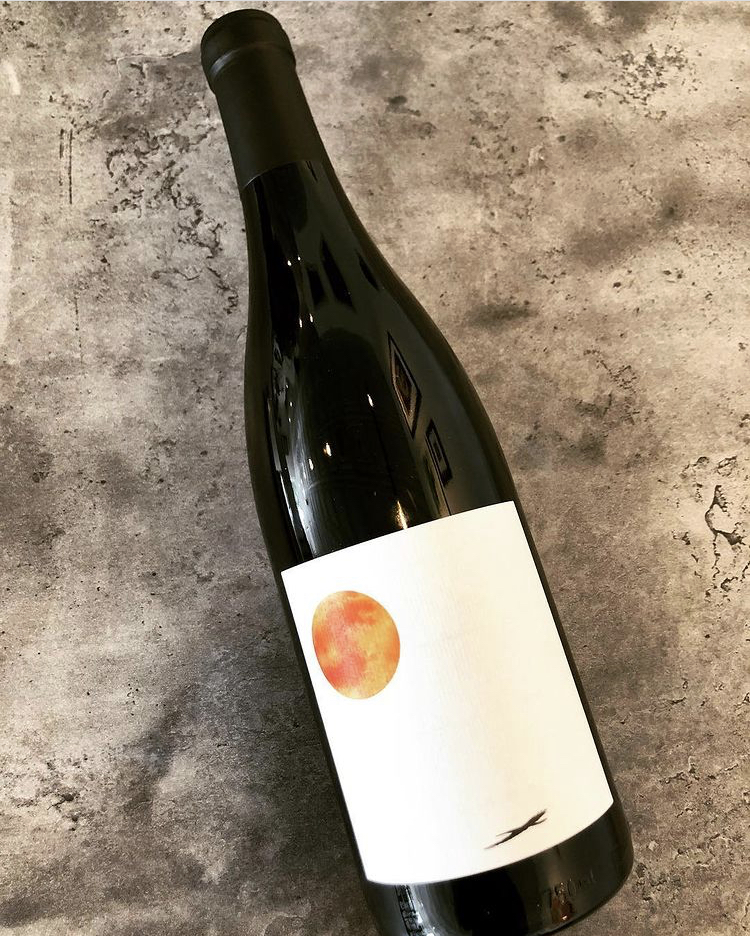 ElephantSeven's tweet image. #Cosmicallydelicious &amp;amp; nearly #soldout, meet our 2020 #CosmicReflection! A blend of 60% #Mourvèdre &amp;amp; 40% #Syrah, this #unfined and #unfiltered #wine was fermented w/ native yeast. Gamey and earthy on the nose w/ white pepper, dried Provençal herbs, red fruit, &amp;amp; Luxardo cherries.