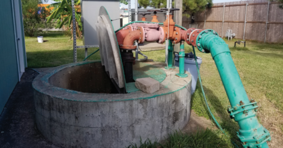 EmpoweringPumps's tweet photo. During Hurricane Harvey, the #vaughanchopperpumps at the #WasteWaterTreatment plant in Morgan’s Point ran continuously with no plugging incidents. It never flooded and none of the homes served by this #LiftStation experienced sewer back-ups. https://t.co/sRcurkT88I #PumpTalk https://t.co/DxGUonWSOc
