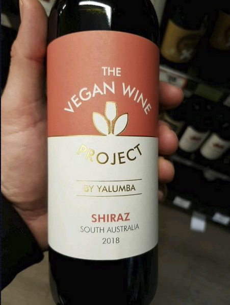 wineblogman's tweet photo. Writer asks "what is #vegan #wine". I've always wondered myself. #winetasting #winelover #winemaking https://t.co/HtIIl6vW3k https://t.co/MuoP6wiqPB