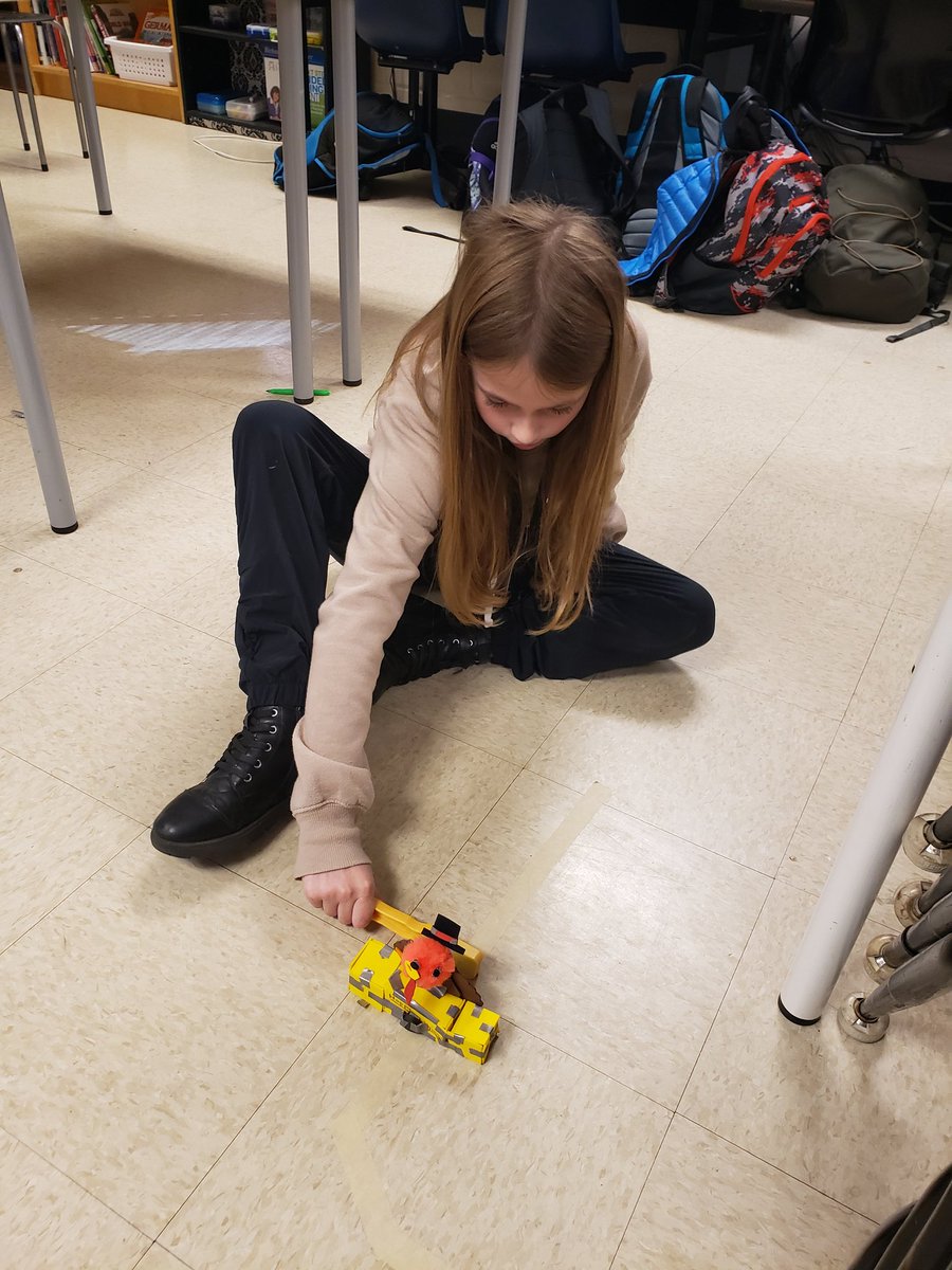 Yearlong garden PBL, Beebots, and Macy's Thanksgiving Day parade floats were just a few of the things going on <a href="/ShallowfordES/">Shallowford Falls</a> STEM Day today!🦃 #STEMCobb