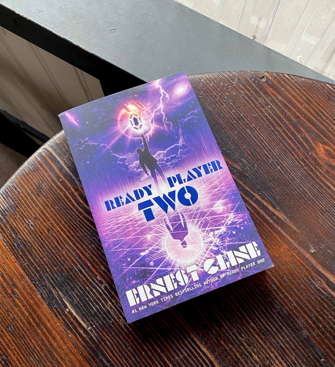 The thrilling sequel to the beloved worldwide bestseller READY PLAYER ONE, is now out in paperback! Get yours: https://t.co/nVlv8udRHw https://t.co/H4Z4F0pTD2