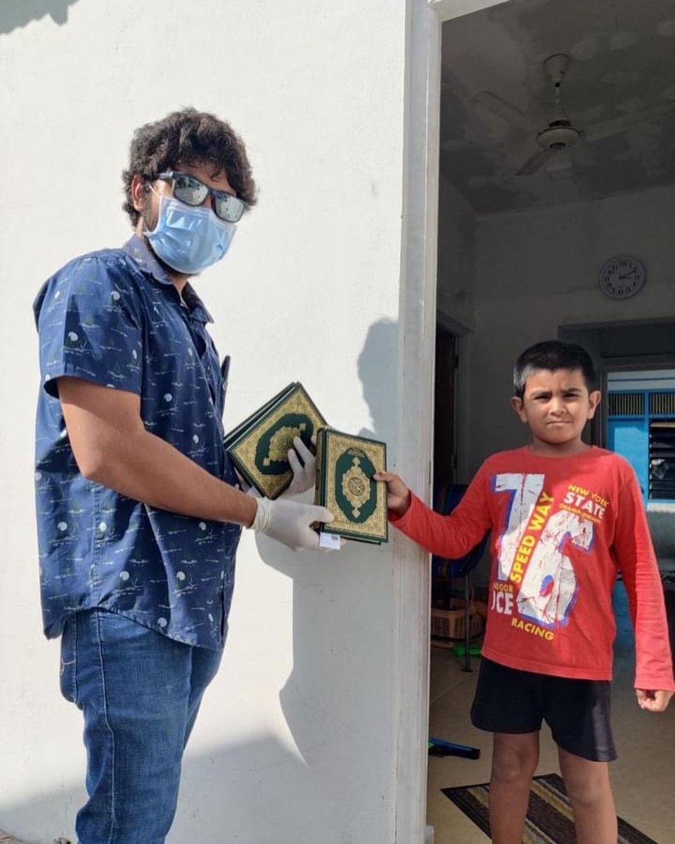 deeceejayyyy's tweet photo. މި ކުލަބްގެ 10 ��ަނަ އަހަރީ ދުވަސް ފާހަގަ ކުރުމުގެ ގޮތުން Ministry of Islamic Affairs ގެ އެހީތެރިކަމާއެކު މ. ދިއްގަރުގެ ހުރިހާ ގެއަކަށް މުސްޙަފް ވަނީ ހަދިޔާ ކުރެވިފައެވެ. 

#މިއެކުވެރިކަންމަތީއަބަދަށް https://t.co/b1sjsDLcbQ