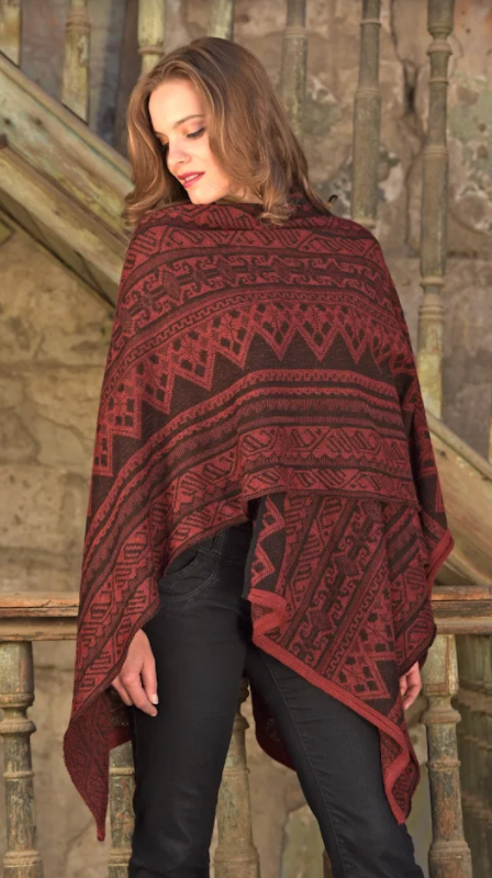 AlpacaByJaca's tweet photo. Thanksgiving is just around the corner, and we can't wait! If you want to dress to impress over turkey dinner without feeling overdressed, then Alpaca by Jaca has just what you need! https://t.co/glMw5G4MWV https://t.co/FKP0F0eh9K