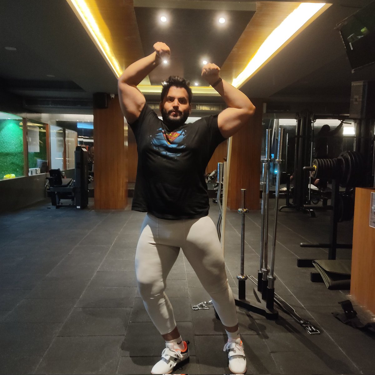 SLOWLY GETTING THERE

#fitnessmodel 
#classicphysique 
#transformation 
#Tweet