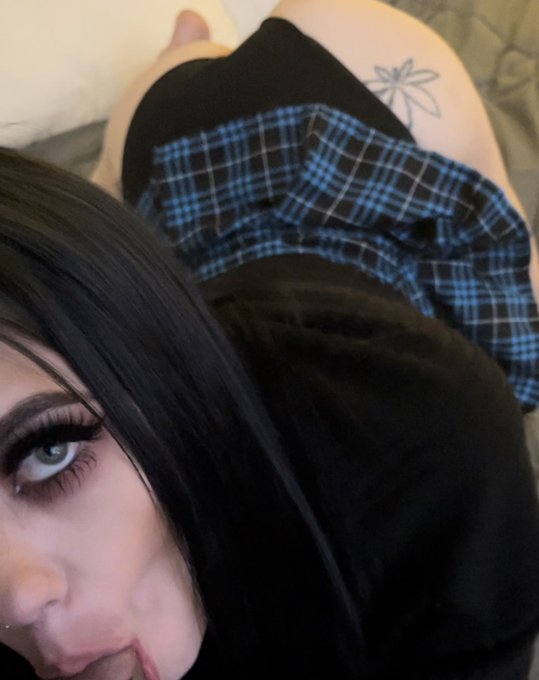 👅 https://t.co/iptQKxksgO