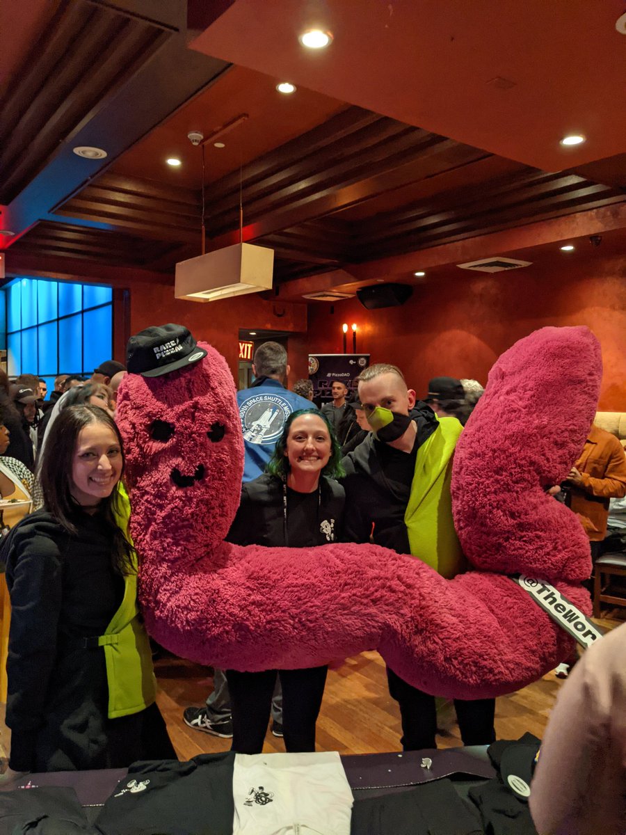 Slim23240's tweet photo. @TheWormNFT @NFT_NYC I have been blessed by the presence of the worm! 💕🙏 https://t.co/pVmxRYc3Bx