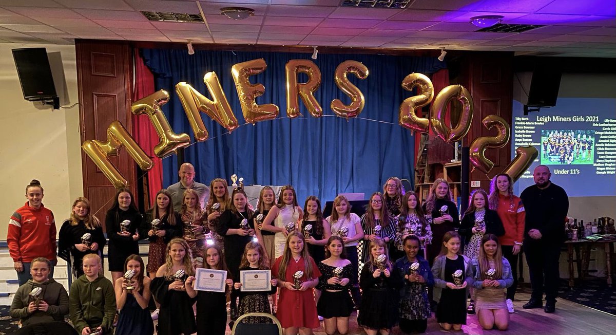 The 11s start of the celebrations with the first of the ladies and girls presentations.

Apart from a couple of them, all these girls are new to rugby. 

Always grateful they chose us. 🖤💛