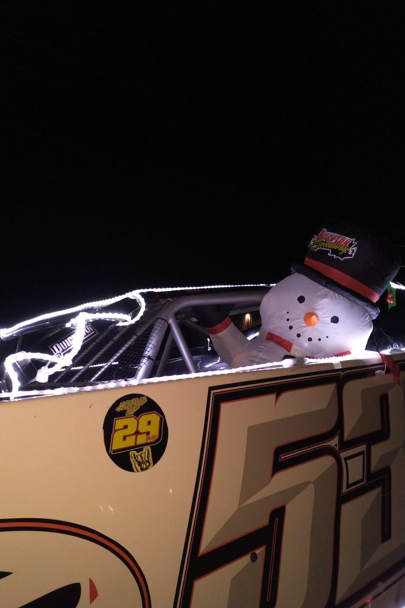 BrightonSpeed's tweet image. First parade of the season for the @RacingatBSP team #itsalmostchristmas  @BrightonSpdwy @ChamberBrighton @MunBrightON
